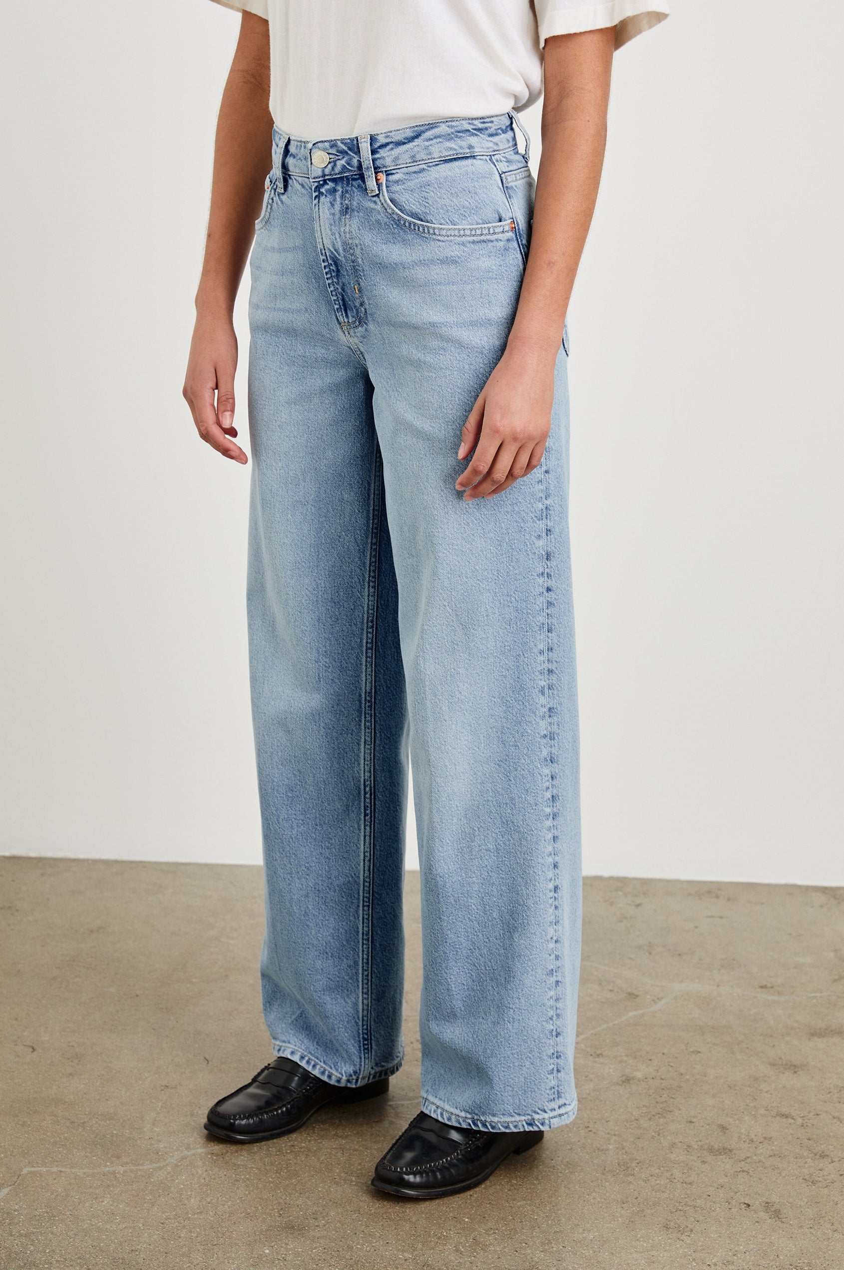 Getty high waisted 5 pocket wide leg jean in light wash Jasper - front slight angle view on model