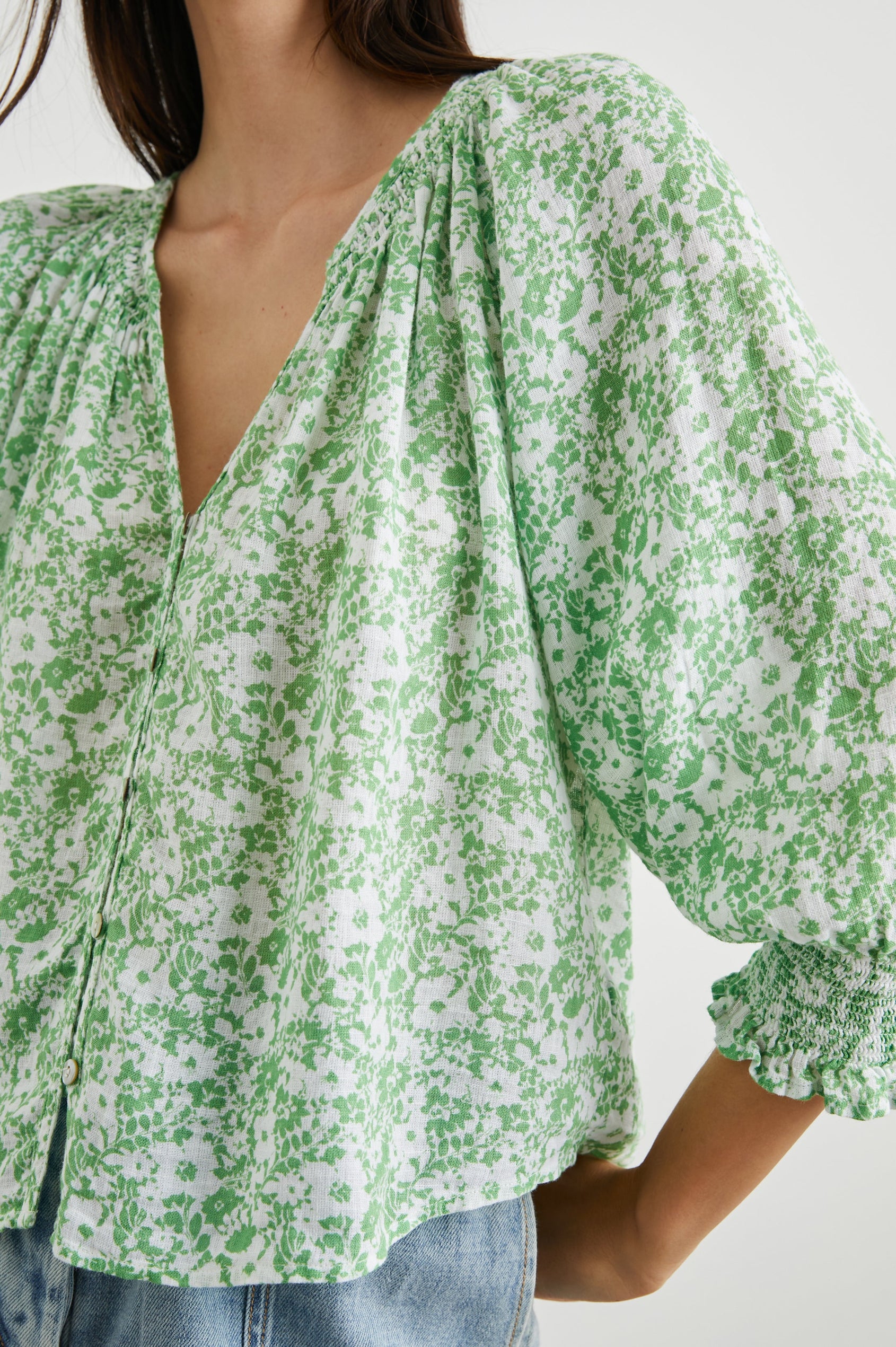 MARIAH-GREEN-TEXTURE-FLORAL-DETAIL