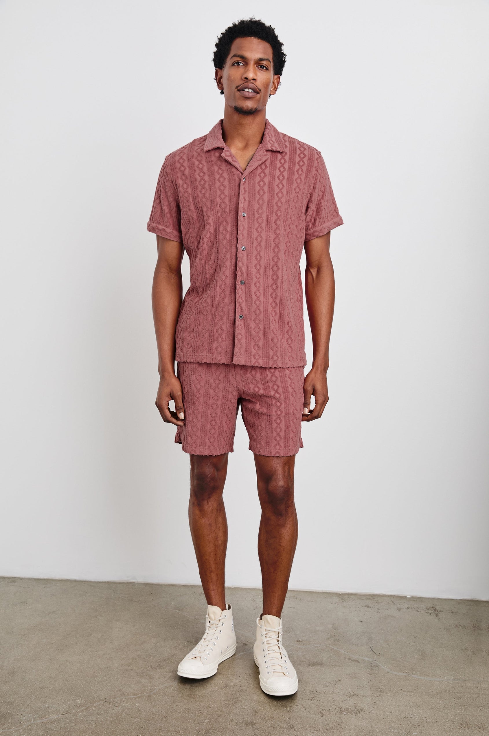 NOVA SHORT - FADED RED
