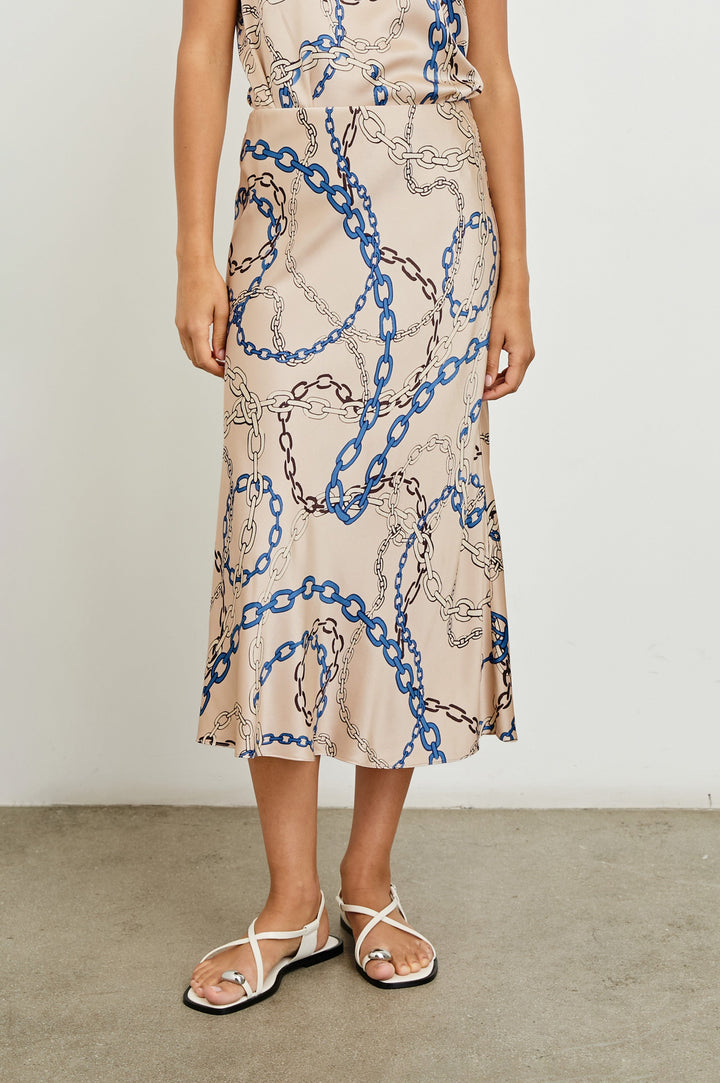 ANYA-CHAIN-LINKS-FRONT