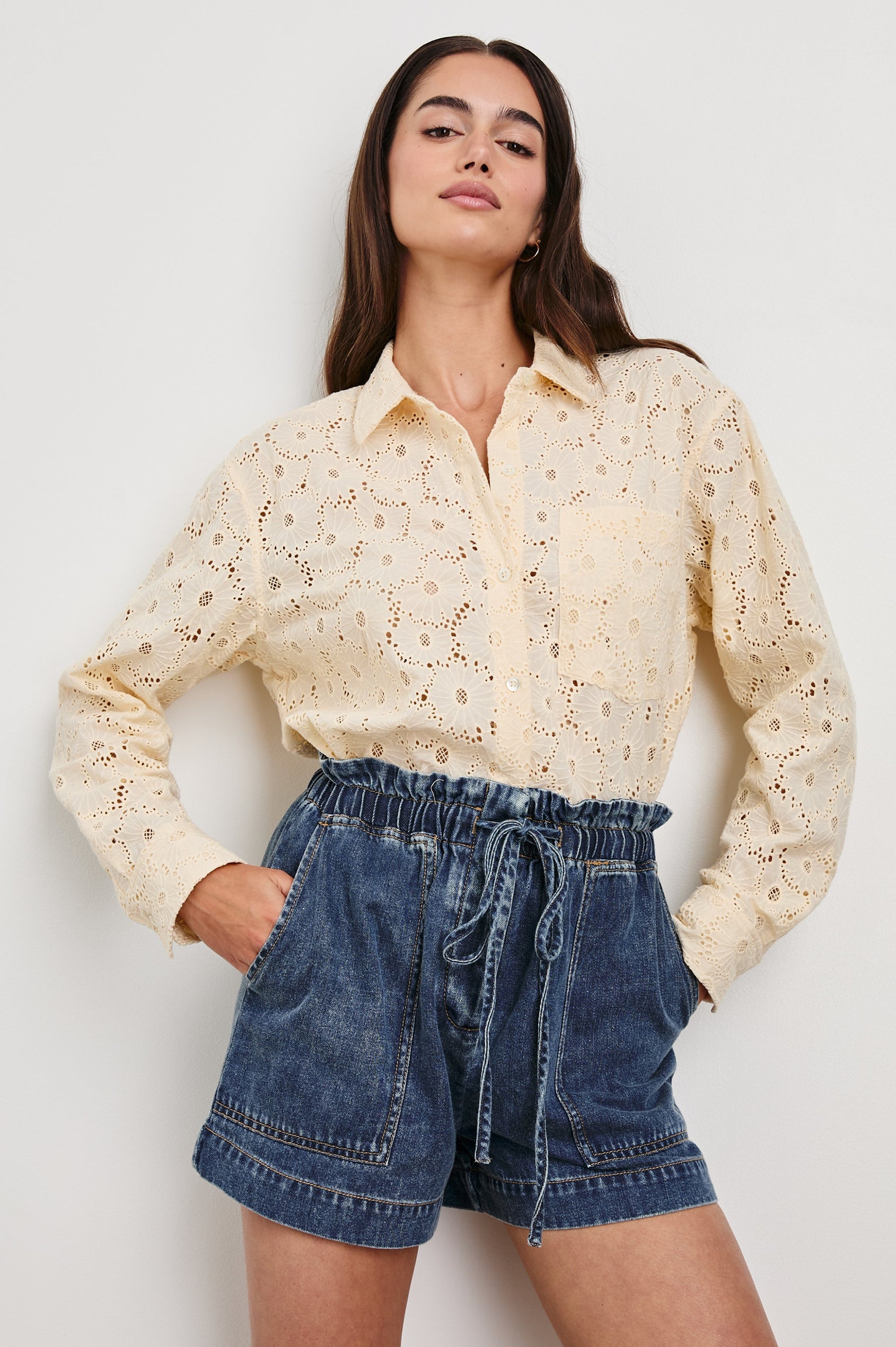 ARLO-CREAM-FLORAL-FRONT FACING TUCKED IN
