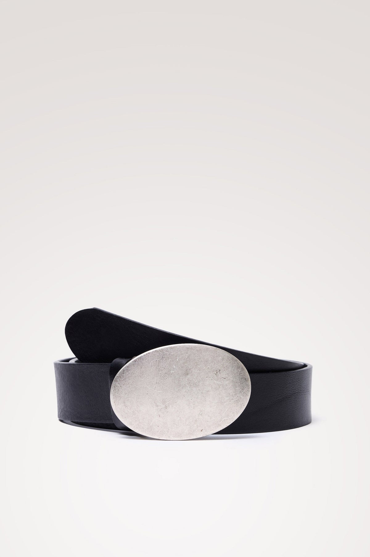 Barcelona Belt in Top Grain Italian Leather With Oversized Oval Plaque Buckle and 5-Hole Adjustability in Black Silver Colorway - Front Product View Featured