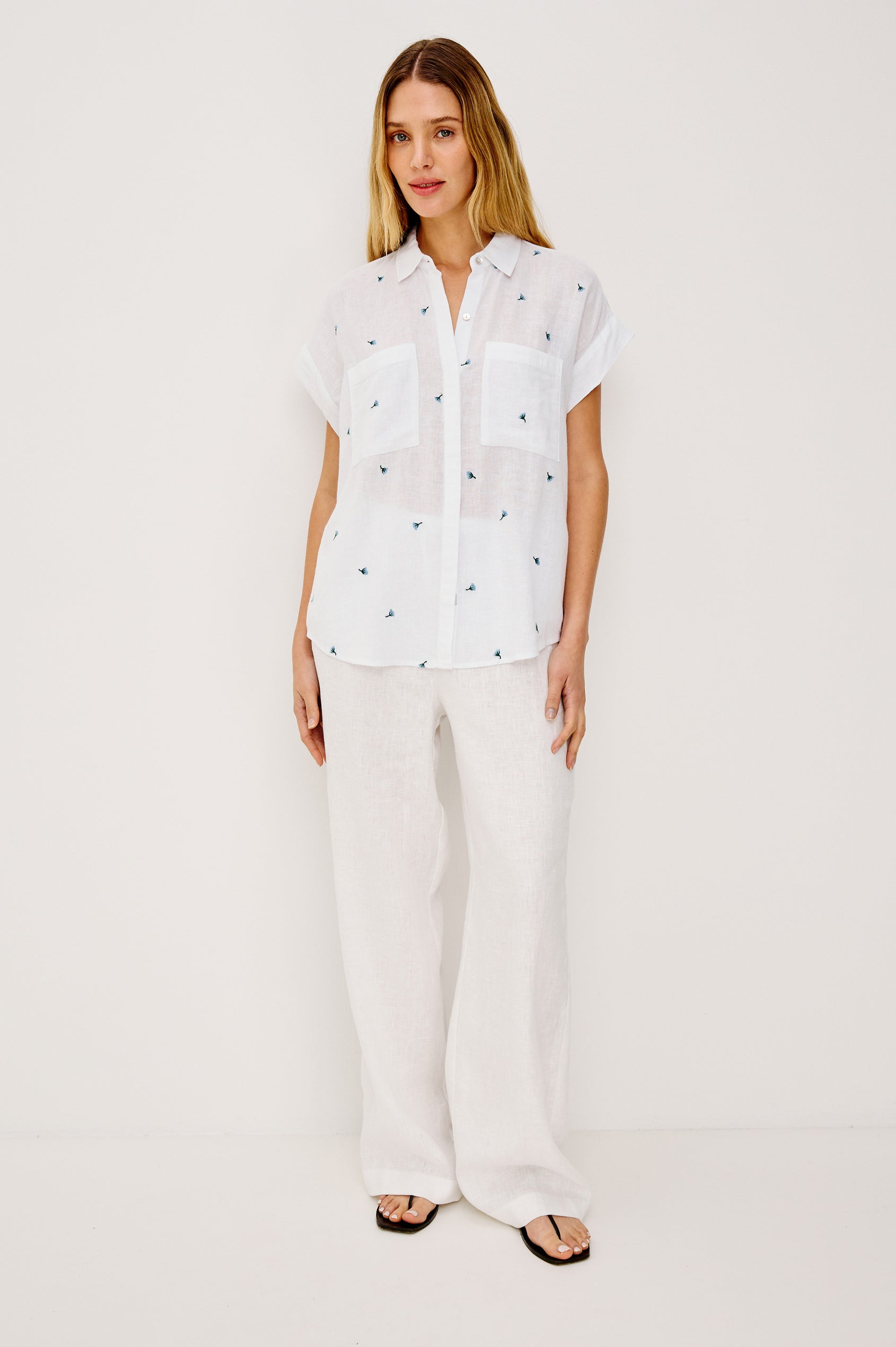 CITO SHIRT - BLUEBELL CARNATIONS