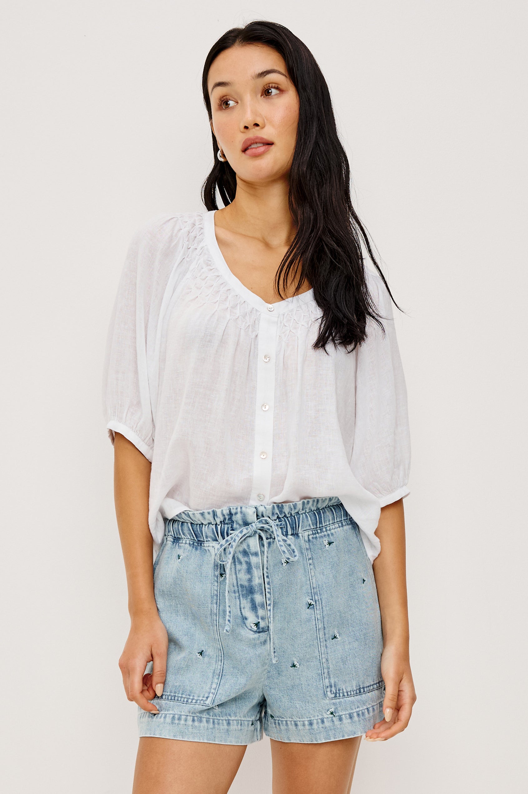 FOSTER SHORT - IVORY CARNATIONS