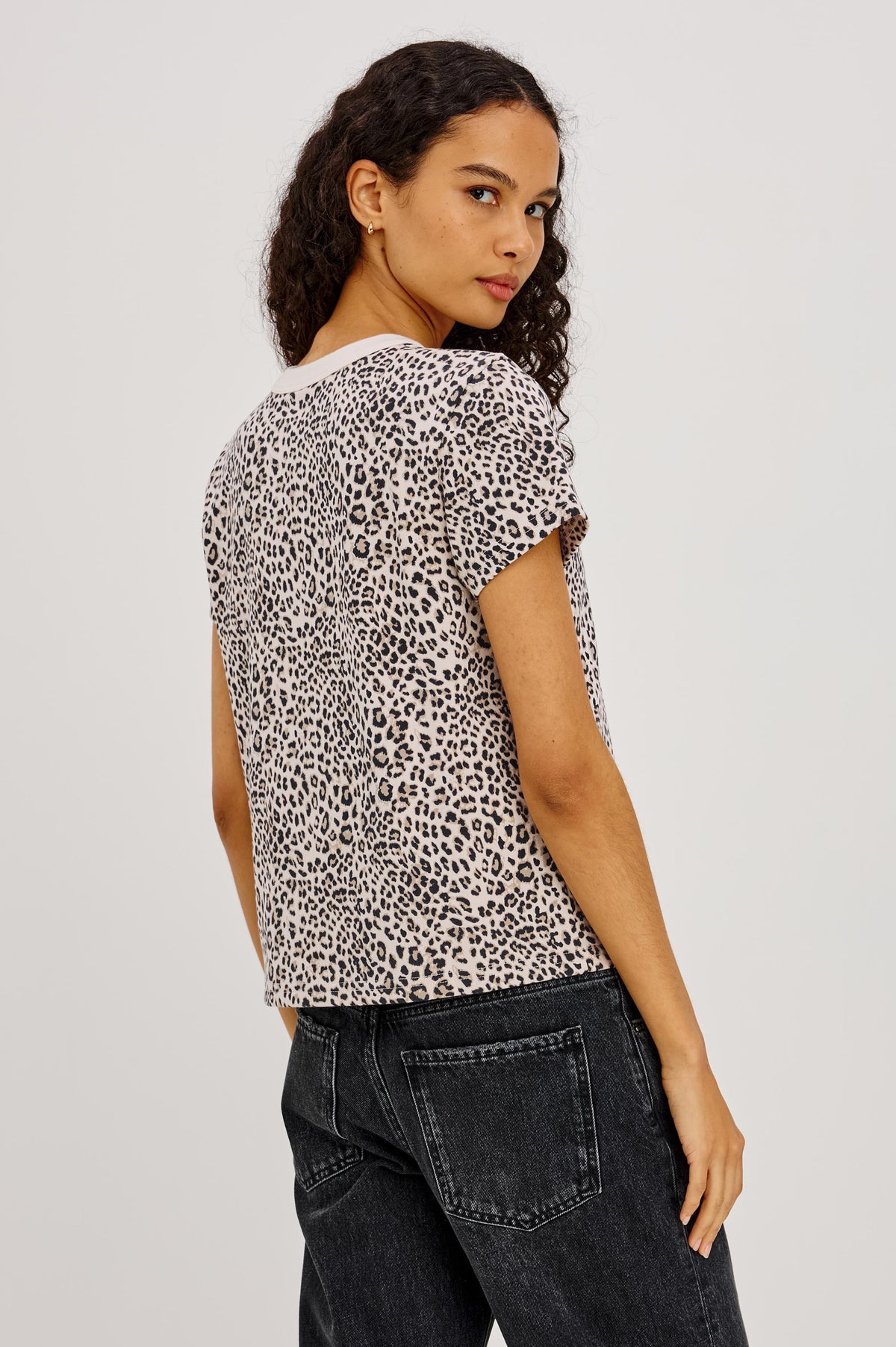 Girlfriend T-Shirt in Midweight Cotton With Slightly Cropped Boxy Fit, Crew Neck, and Short Sleeves in Ecru Cheetah Colorway - Upper Body Back View Featured on Model