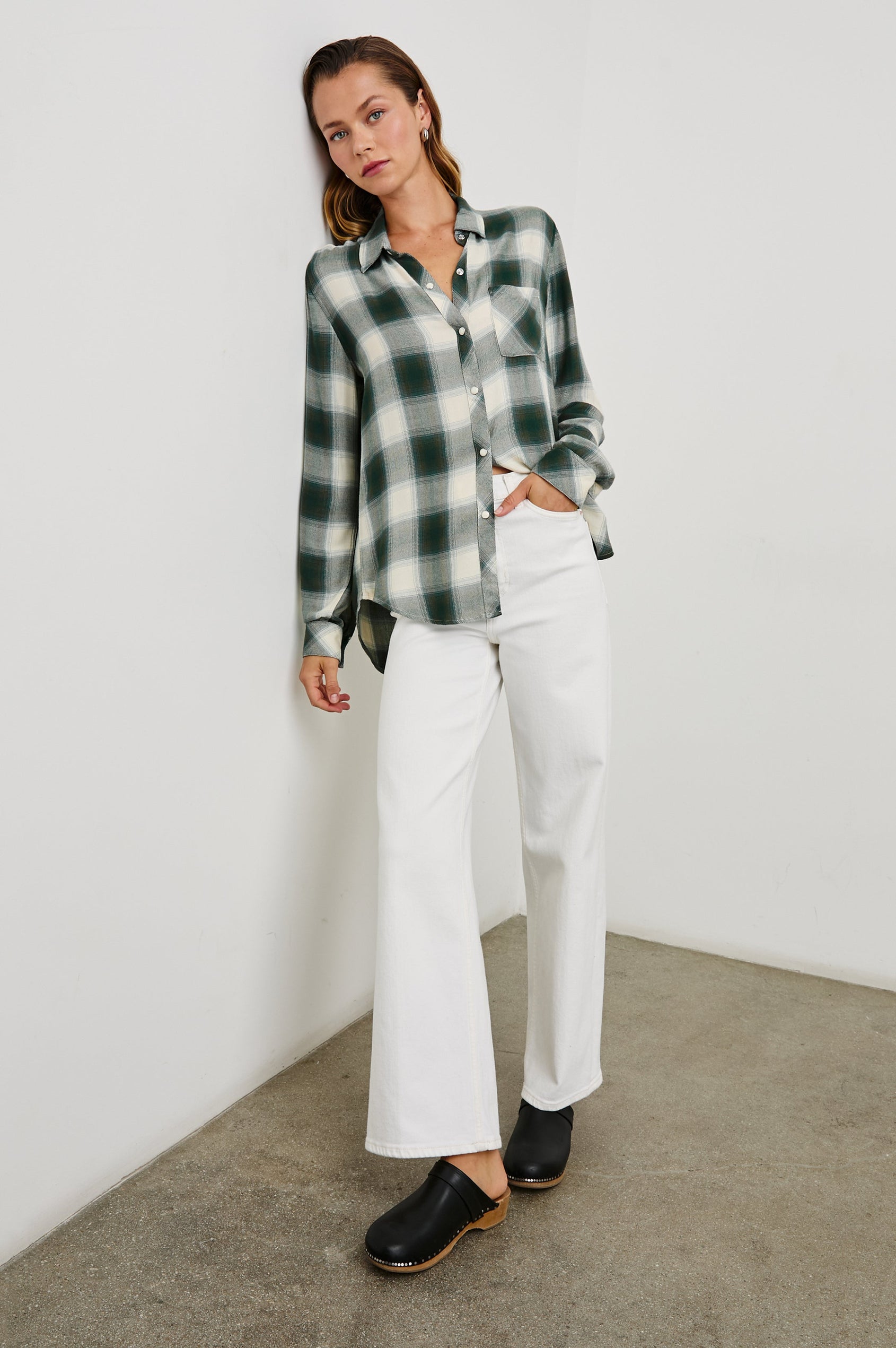 HUNTER-IVORY-OLIVE-TEAL-FRONT UNTUCKED