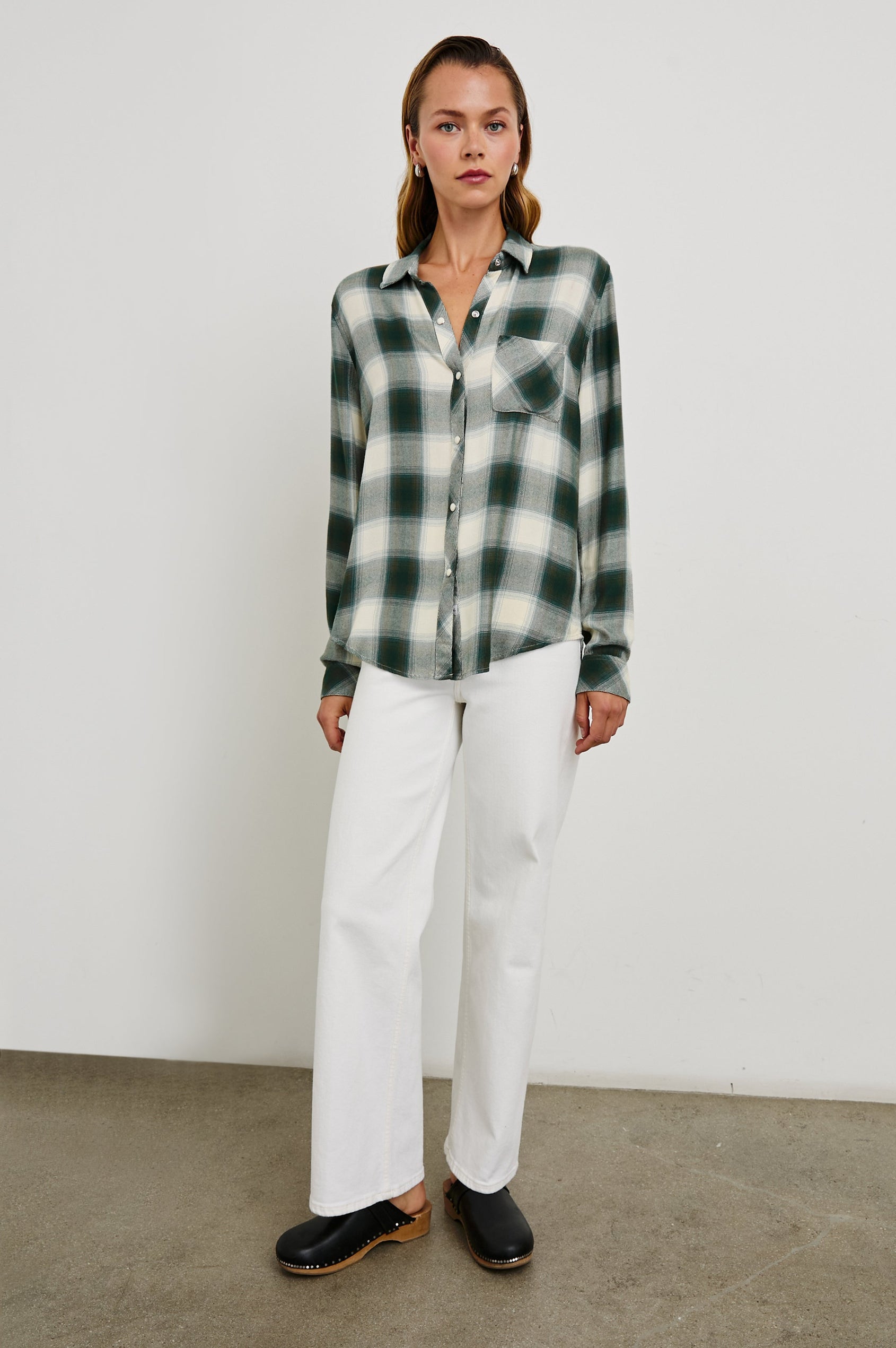 HUNTER-IVORY-OLIVE-TEAL-FULL FRONT BODY