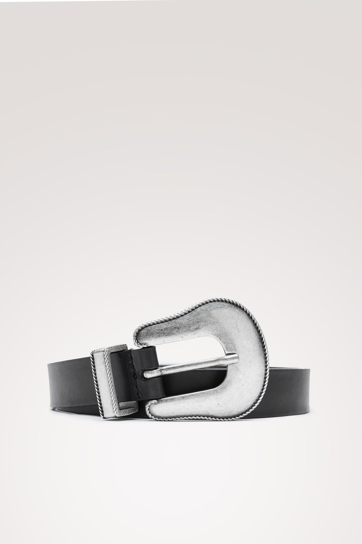 Nashville Belt in Italian Leather with a Western-Inspired Buckle in Black Silver Colorway -Front View Featured on Model.