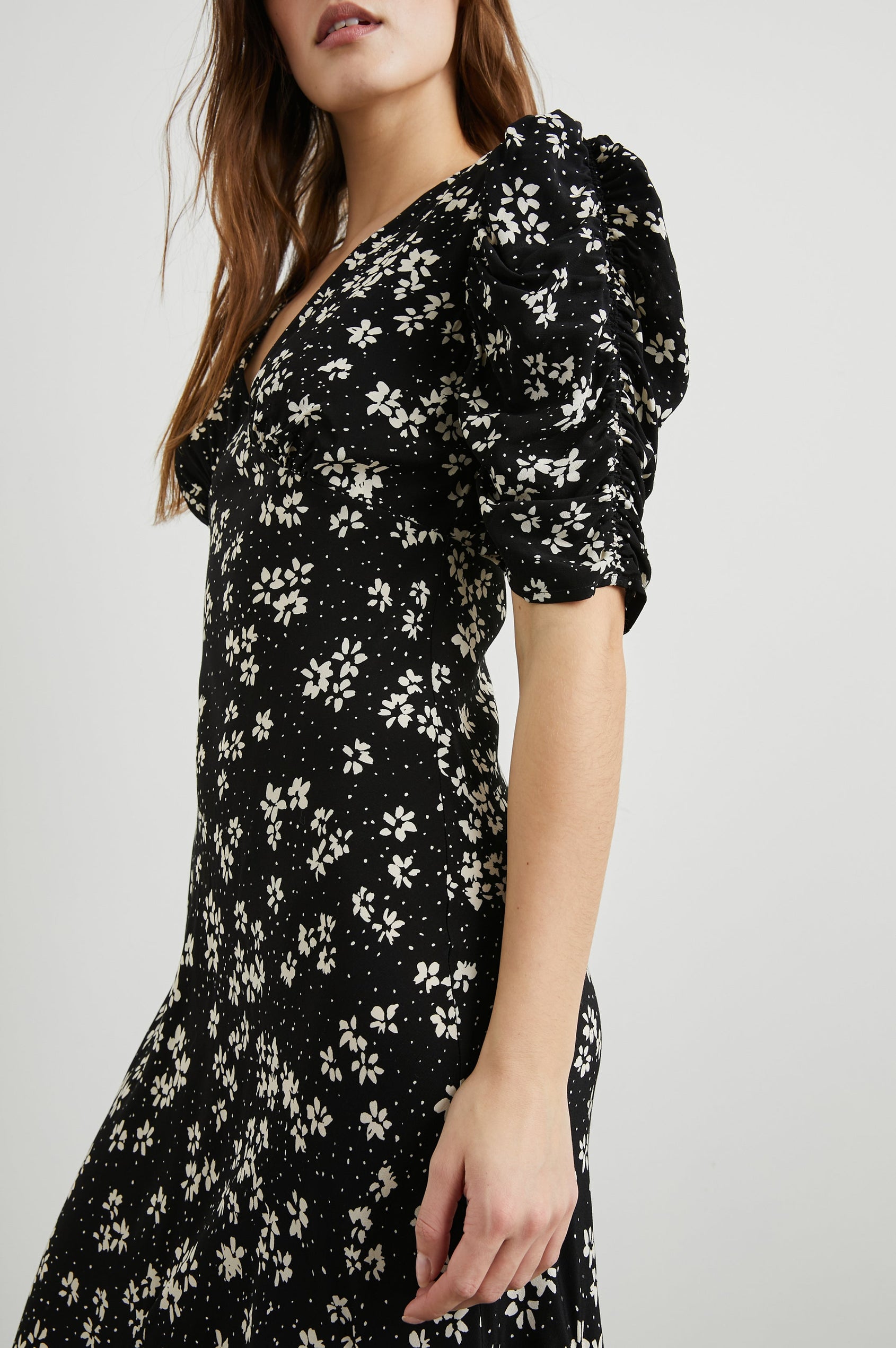ZARIAH-NOIR-FLORAL-DETAIL